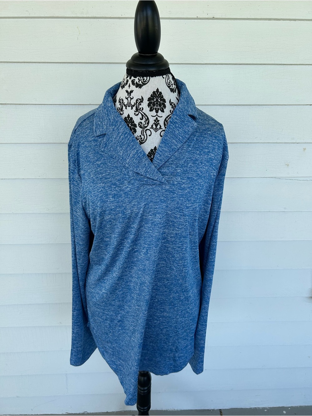 Women's Blue Long-Sleeve V-Neck Pullover Top